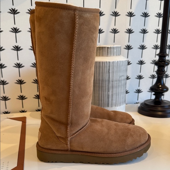 UGG Classic Tall II Chestnut Boots Women’s Size 9 - Picture 4 of 9